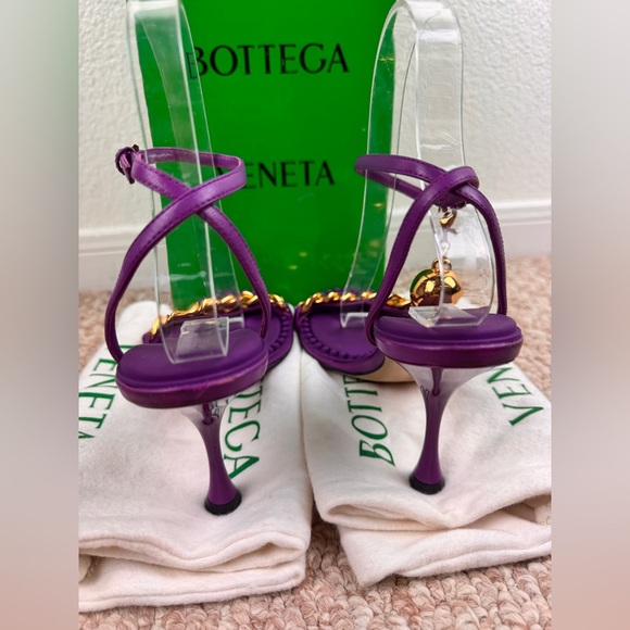 Bottega Veneta Purple Heels with Gold Chain - Picture 8 of 13